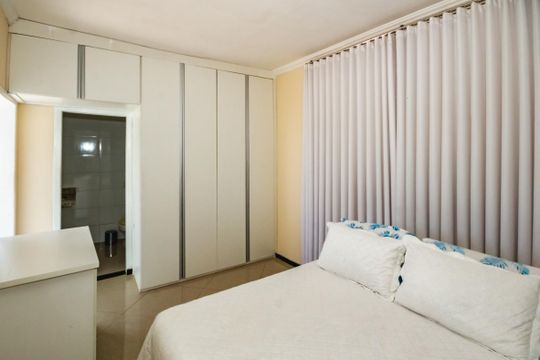 Quarto 3 de casa à venda com 3 quartos, 250m² em Trevo, Belo Horizonte