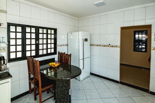 Cozinha de casa à venda com 3 quartos, 250m² em Trevo, Belo Horizonte