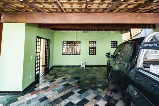 Garagem de casa à venda com 3 quartos, 250m² em Trevo, Belo Horizonte