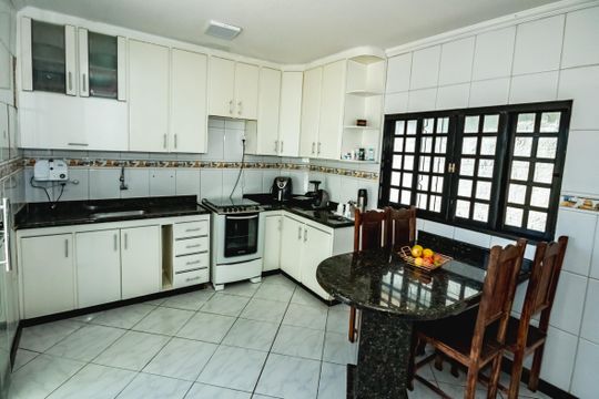 Cozinha de casa à venda com 3 quartos, 250m² em Trevo, Belo Horizonte