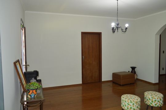 Casa para alugar com 3 quartos, 329m² em Ribeirânia, Ribeirão Preto