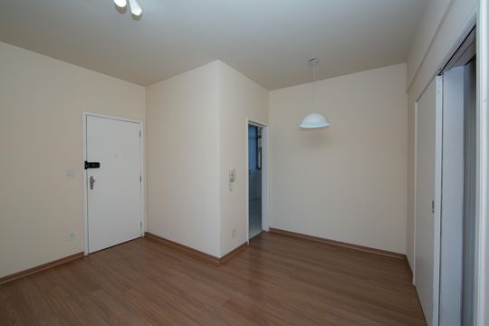 SALA de apartamento para alugar com 2 quartos, 65m² em Savassi, Belo Horizonte