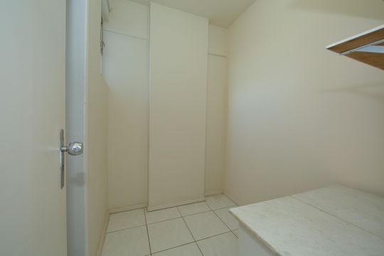 QUARTO E BANHO DE EMPREGADA de apartamento para alugar com 2 quartos, 65m² em Savassi, Belo Horizonte