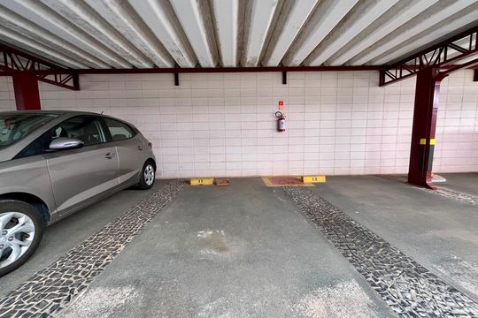 Garagem de apartamento para alugar com 3 quartos, 93m² em São Bernardo, Campinas