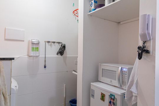 Sala/Cozinha/Área de Serviço  de apartamento à venda com 1 quarto, 30m² em Vila Ré, São Paulo