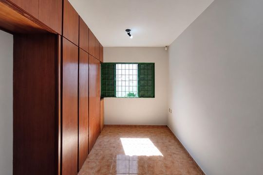 Quarto de casa para alugar com 3 quartos, 115m² em Jardim Karaíba, Uberlândia