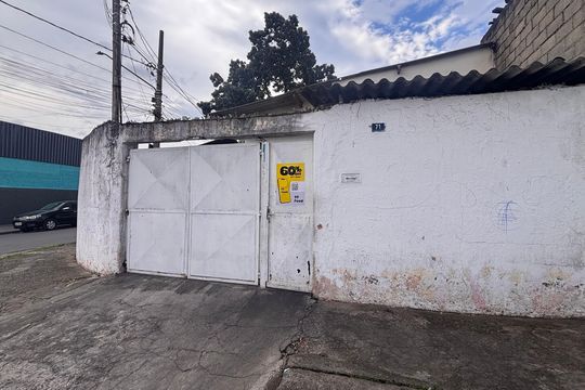 Fachada de casa à venda com 2 quartos, 130m² em Jardim Sao Francisco, Guarulhos