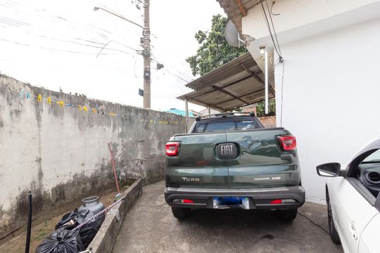 Garagem de casa à venda com 2 quartos, 130m² em Jardim Sao Francisco, Guarulhos