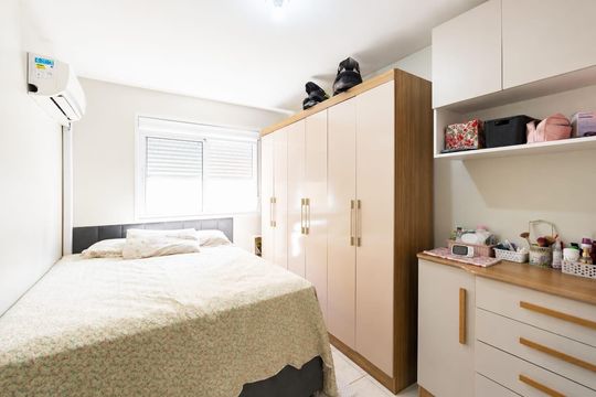 Quarto de apartamento à venda com 2 quartos, 53m² em Fátima, Canoas