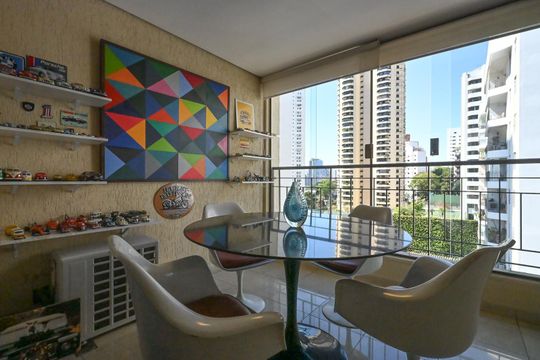 Varanda Gourmet	 de apartamento à venda com 3 quartos, 189m² em Real Parque, São Paulo