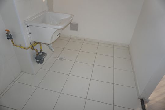 Lavanderia de apartamento para alugar com 2 quartos, 45m² em Jardim Vitória, Embu das Artes