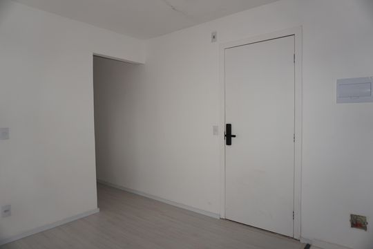 Sala de apartamento para alugar com 2 quartos, 45m² em Jardim Vitória, Embu das Artes