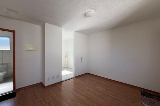 Sala de apartamento para alugar com 2 quartos, 45m² em Nacional, Contagem