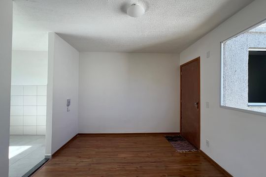 Sala de apartamento para alugar com 2 quartos, 45m² em Nacional, Contagem