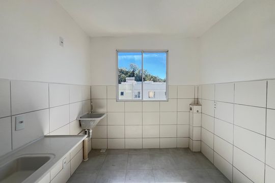Cozinha de apartamento para alugar com 2 quartos, 45m² em Nacional, Contagem
