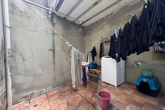 Área de Serviço de casa à venda com 3 quartos, 90m² em Nacional, Contagem