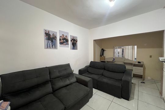Sala de casa à venda com 3 quartos, 90m² em Nacional, Contagem