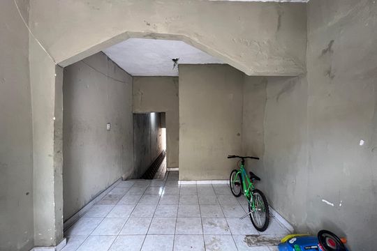 Garagem de casa à venda com 3 quartos, 90m² em Nacional, Contagem
