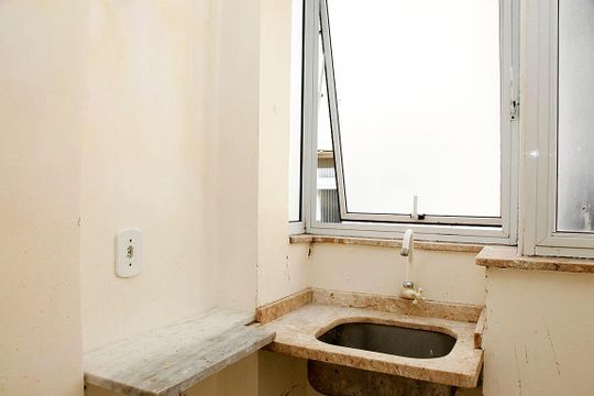 Cozinha + Área de Serviço de apartamento para alugar com 1 quarto, 65m² em Centro Histórico, Porto Alegre