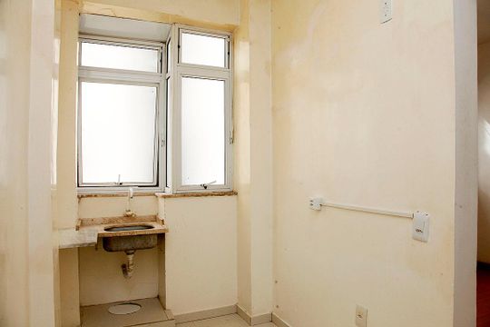 Cozinha + Área de Serviço de apartamento para alugar com 1 quarto, 65m² em Centro Histórico, Porto Alegre