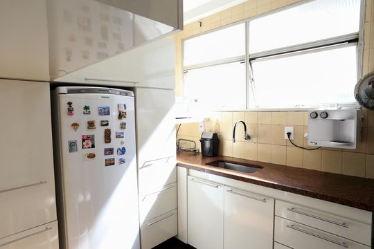 Cozinha de apartamento à venda com 4 quartos, 230m² em Savassi, Belo Horizonte