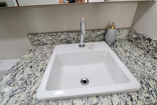 Suíte de apartamento para alugar com 2 quartos, 68m² em Jaguaribe, Salvador