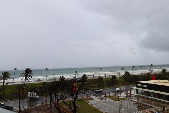 Vista de apartamento para alugar com 2 quartos, 68m² em Jaguaribe, Salvador