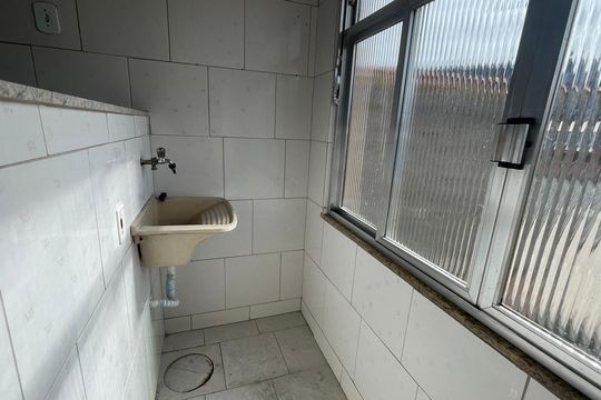 Área de Serviço de casa para alugar com 2 quartos, 80m² em Jardim Vinte E Cinco de Agosto, Duque de Caxias