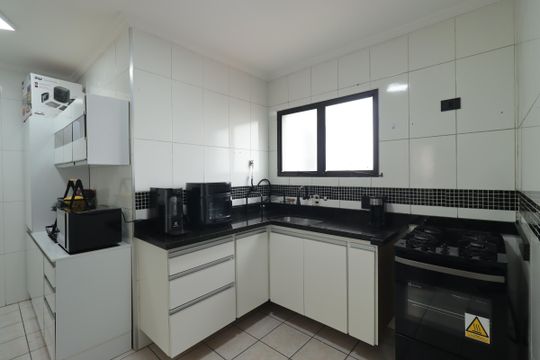 Cozinha de apartamento à venda com 2 quartos, 69m² em Vila Vilma, Santo André