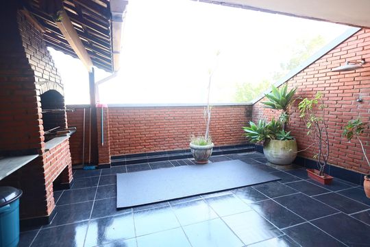 Churrasqueira de casa para alugar com 3 quartos, 350m² em Cidade São Francisco, São Paulo
