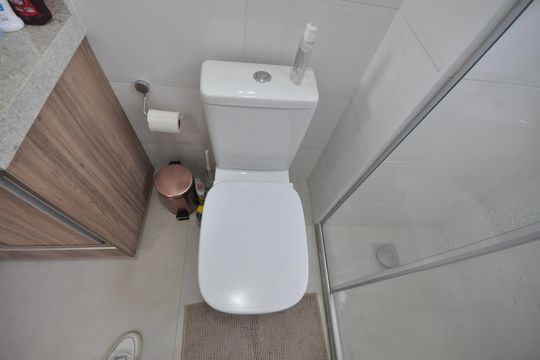 Banheiro do quarto suíte de apartamento à venda com 2 quartos, 50m² em Jardim Brasil (zona Norte), São Paulo