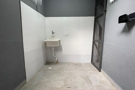 Área de Serviço de casa para alugar com 1 quarto, 40m² em Jardim Guarau, São Paulo