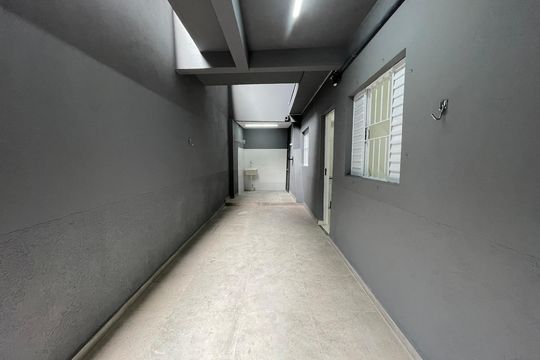 Entrada/Quintal de casa para alugar com 1 quarto, 40m² em Jardim Guarau, São Paulo