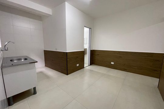 Casa para alugar com 1 quarto, 40m² em Jardim Guarau, São Paulo