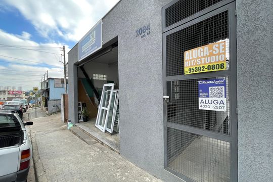 Fachada de casa para alugar com 1 quarto, 40m² em Jardim Guarau, São Paulo