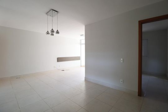 Sala de apartamento para alugar com 2 quartos, 74m² em Patrimônio, Uberlândia