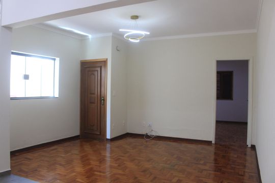 Casa à venda com 2 quartos, 105m² em Santa Maria, São Caetano do Sul