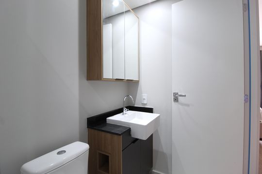 Banheiro de kitnet/studio para alugar com 1 quarto, 24m² em Vila Olímpia, São Paulo