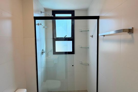 Banheiro de apartamento para alugar com 1 quarto, 43m² em Vale do Sereno, Nova Lima