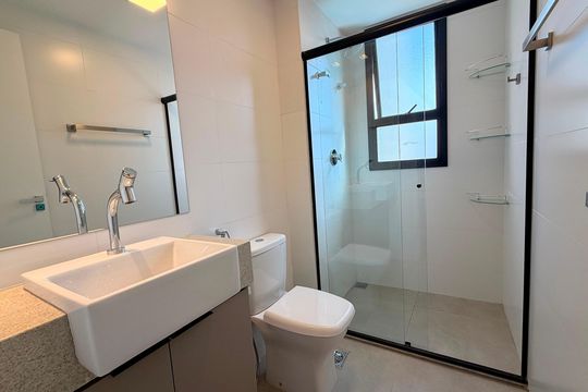 Banheiro de apartamento para alugar com 1 quarto, 43m² em Vale do Sereno, Nova Lima