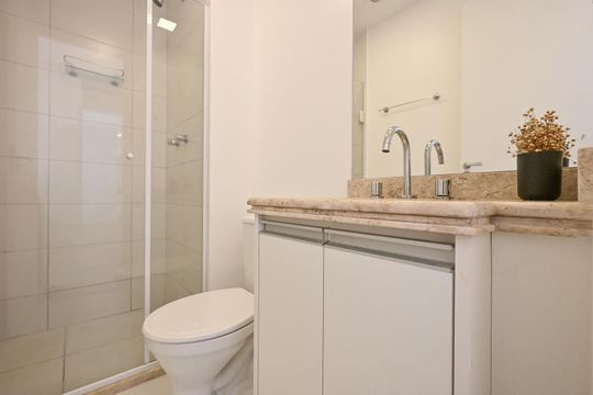 Banheiro Suíte  de apartamento para alugar com 2 quartos, 56m² em Vila Andrade, São Paulo