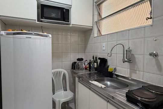 Cozinha e Área de Serviço de apartamento para alugar com 1 quarto, 70m² em Gonzaga, Santos