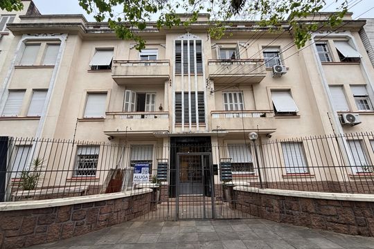 Fachada de apartamento para alugar com 3 quartos, 138m² em Santana, Porto Alegre