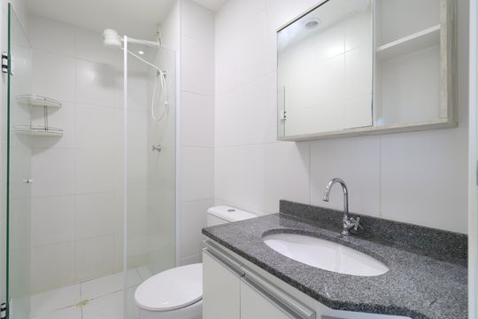 Banheiro de apartamento para alugar com 1 quarto, 31m² em Água Branca, São Paulo
