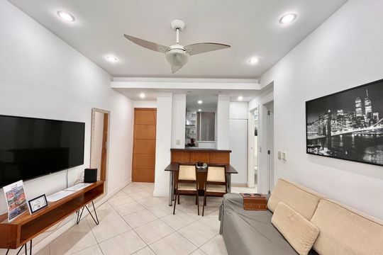 Apartamento para alugar com 1 quarto, 40m² em Leme, Rio de Janeiro