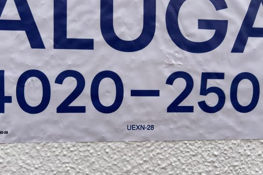 Placa 01/08 UEXN-28 de apartamento para alugar com 2 quartos, 50m² em Saco Grande, Florianópolis