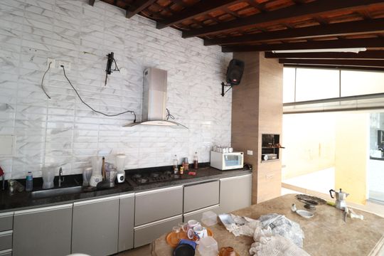 Churrasqueira de casa para alugar com 3 quartos, 269m² em Lídice, Uberlândia