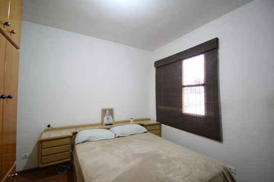 Suíte  de casa à venda com 3 quartos, 77m² em Jardim Maria Virginia, São Paulo