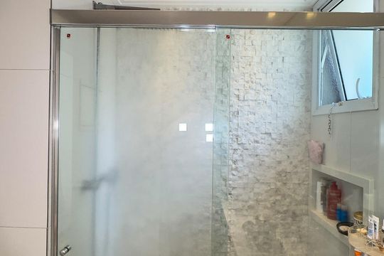 Banheiro da Suíte 2 de apartamento para alugar com 3 quartos, 134m² em Cidade Monções, São Paulo