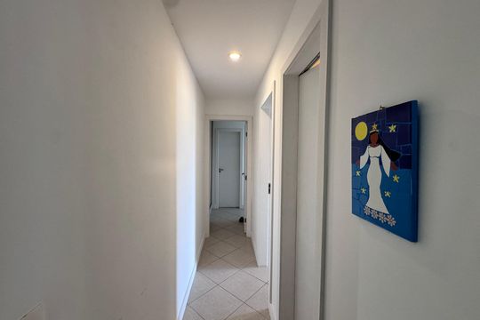 Corredor de apartamento à venda com 2 quartos, 95m² em Recreio dos Bandeirantes, Rio de Janeiro